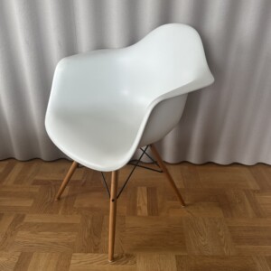 Eames Plastic Armchair